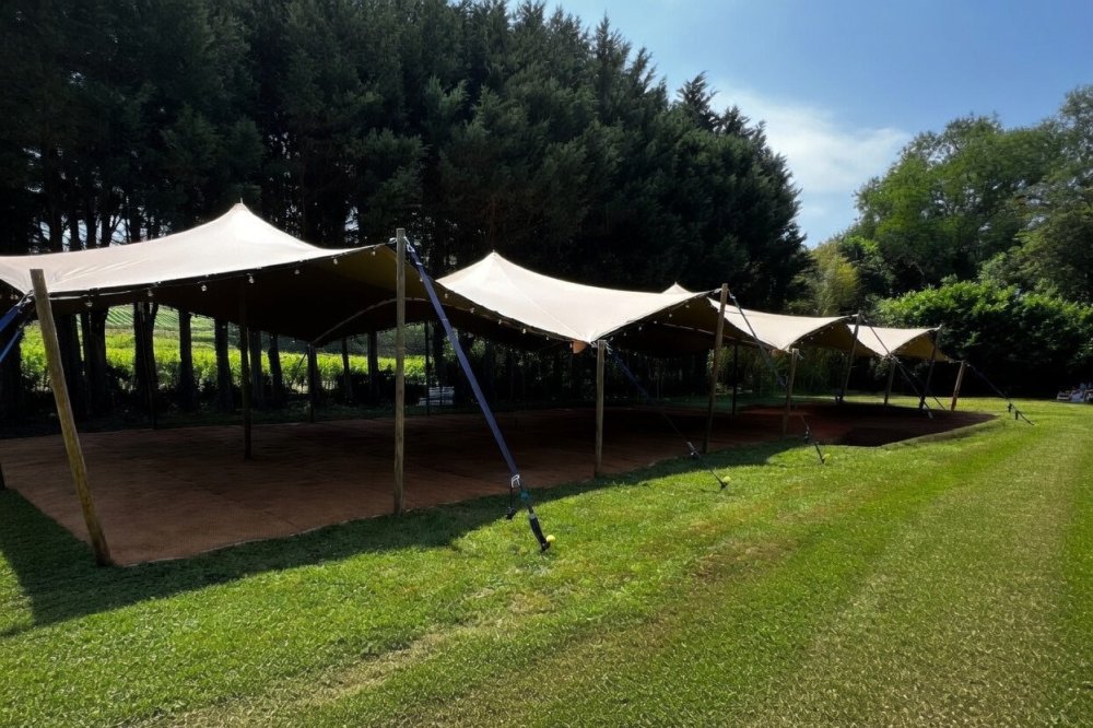 Très Grande Tente Stretch