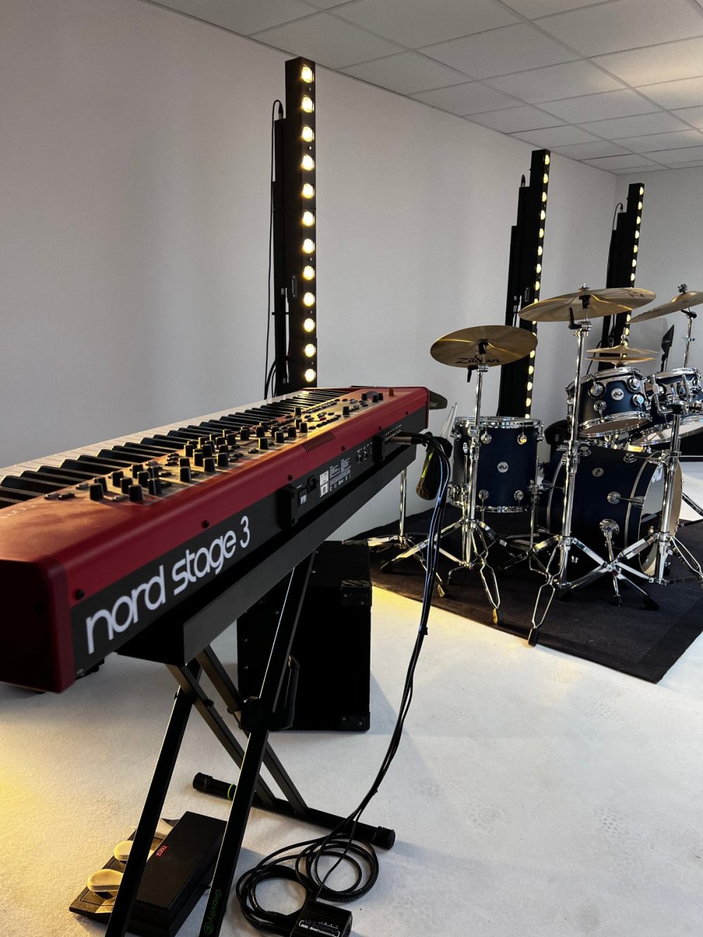 Claviers Électroniques & Pianos Numériques