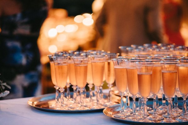 How to Plan Your Cocktail Hour Playlist