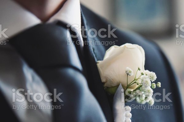 What Are Some of the French Wedding Traditions?